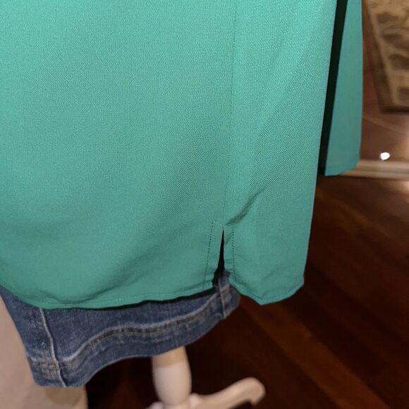 ELOQUII 28 Green Lightweight Flowy Bell Quarter Sleeve Front Neck Tie Blouse - Picture 9 of 14